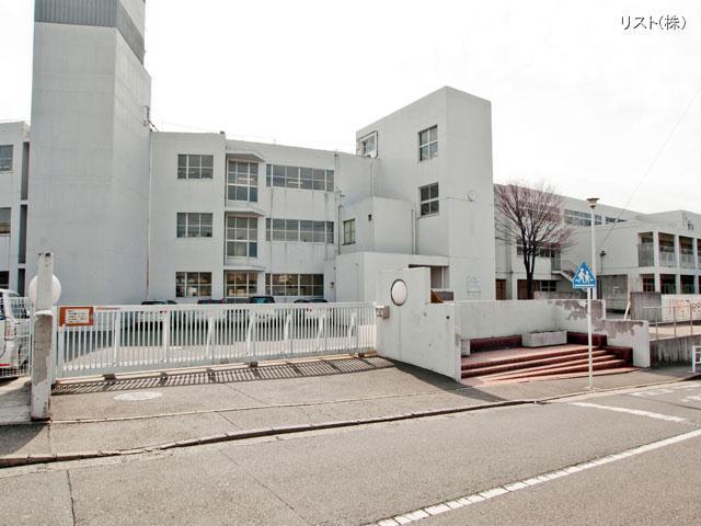 Junior high school. 1440m Yokohama Tachikawa sum junior high school to Yokohama City Tachikawa sum junior high school Distance 1440m