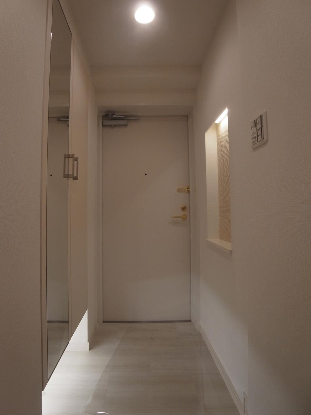 Entrance. Local (12 May 2013) Shooting