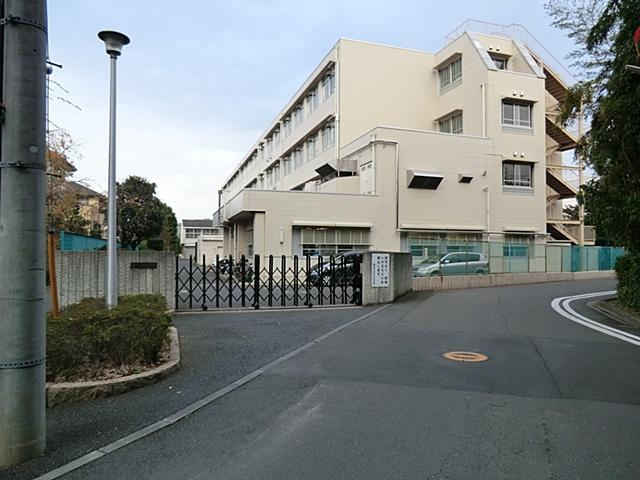 Primary school. 976m to Yokohama City Tatsunaka River Elementary School