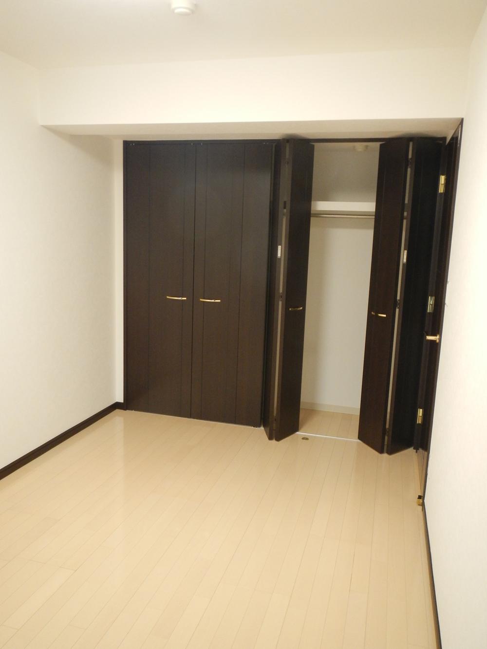 Non-living room. About 6.5 Pledge of Western-style