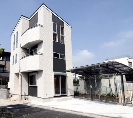 Model house photo. The House Studio three-story construction cases