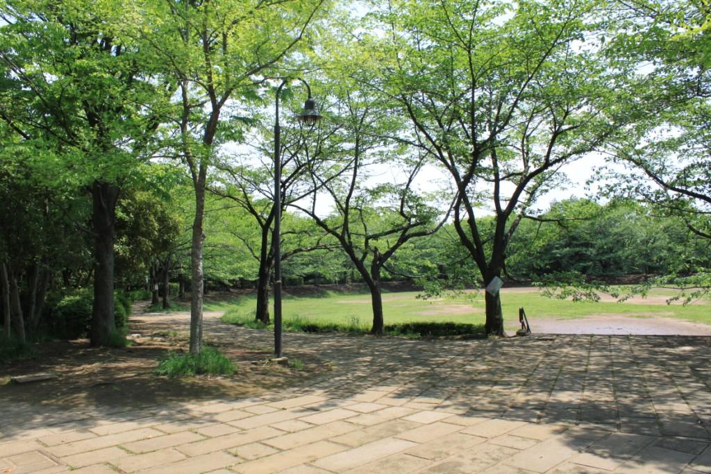 park. Yamazaki 90m to the park (park)