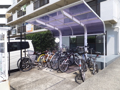 Other common areas. Bicycle equipped