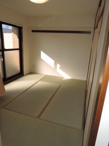 Non-living room. 6 Pledge Japanese-style room