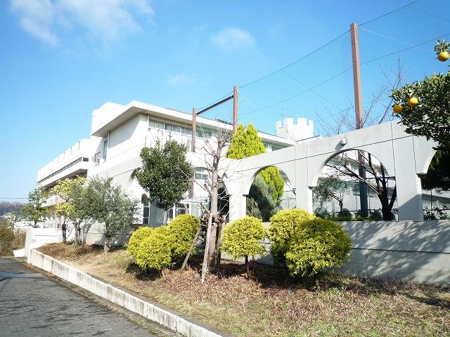 Primary school. Kita Yamata until elementary school 430m