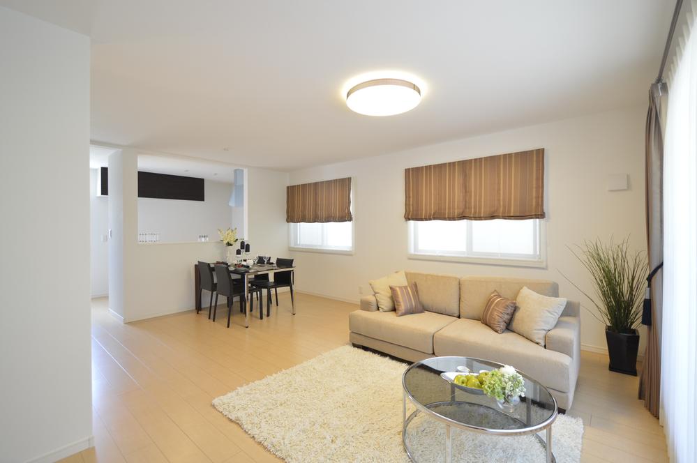 Same specifications photos (living). (1 Building) same specification It will comfortably spend the room is bright because the window is large