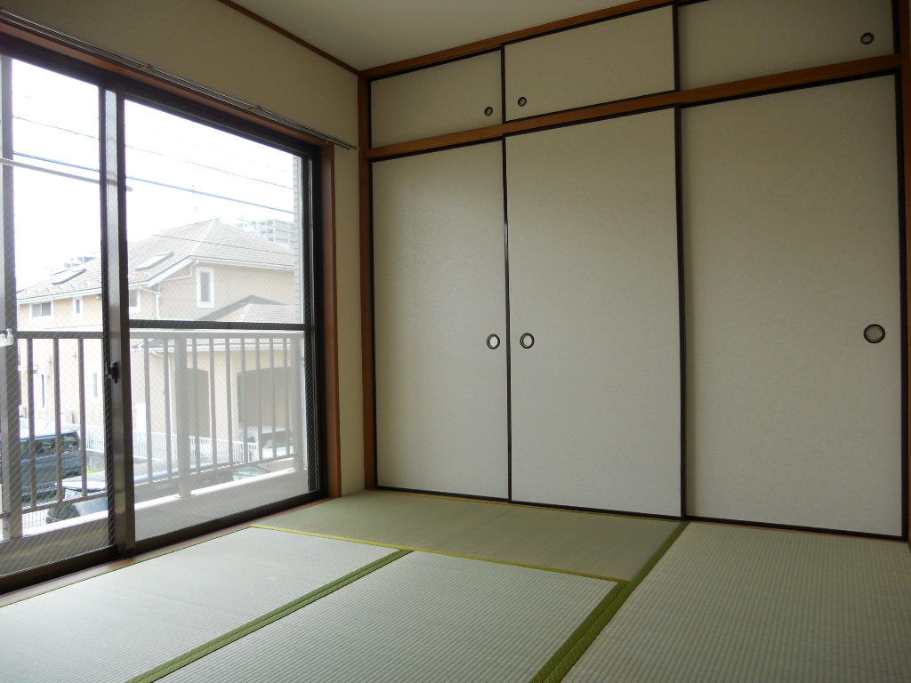 Other room space. Bright Japanese-style room