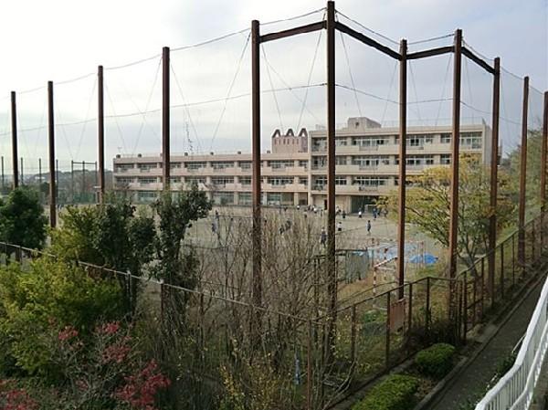 Junior high school. Yokohama City Nakagawanishi 710m until junior high school