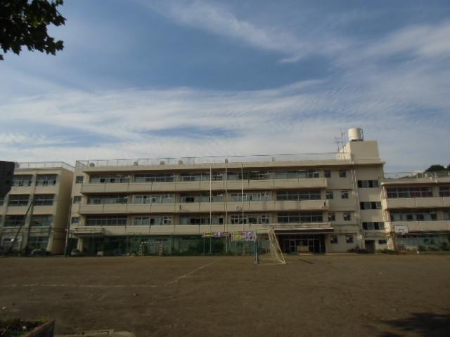 Junior high school. Miyakoda 550m until junior high school