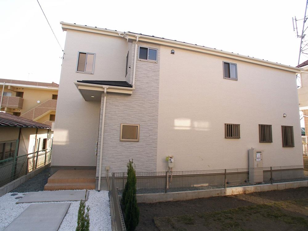 Local appearance photo. Local (11 May 2013) Shooting