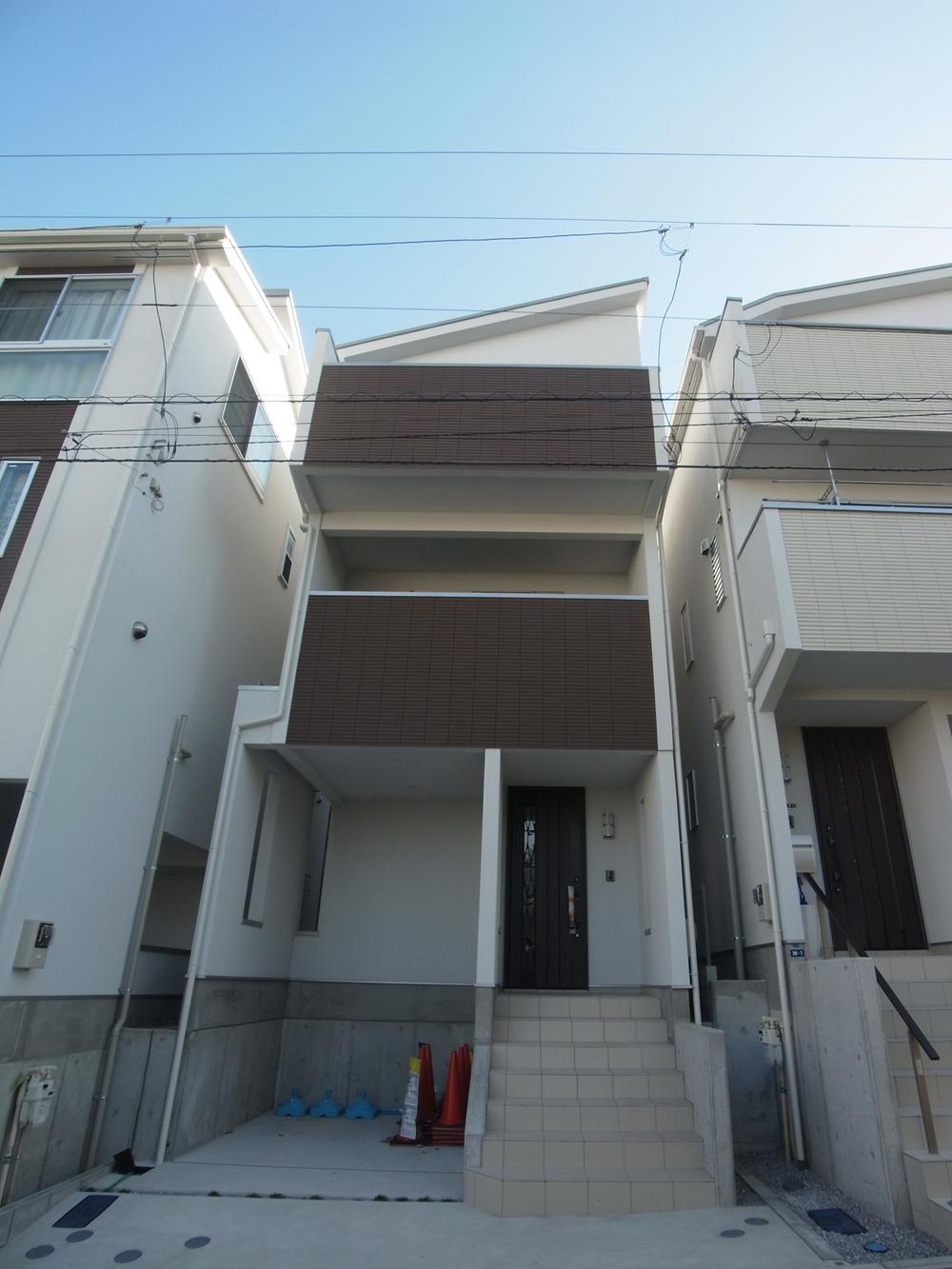 Local appearance photo. Local (11 May 2013) Shooting