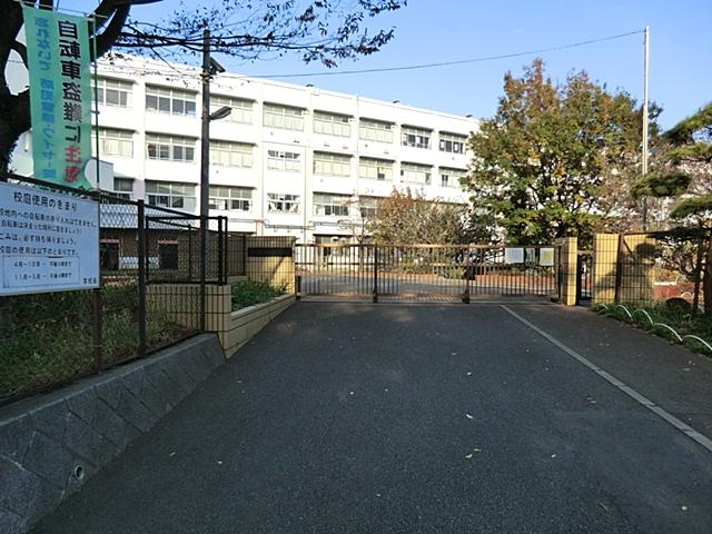 Primary school. 757m to Yokohama Municipal Yamada Elementary School