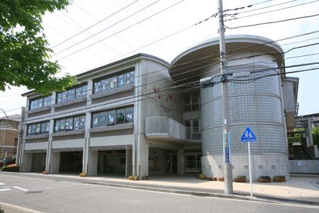 kindergarten ・ Nursery. 80m to Yokohama dawn kindergarten