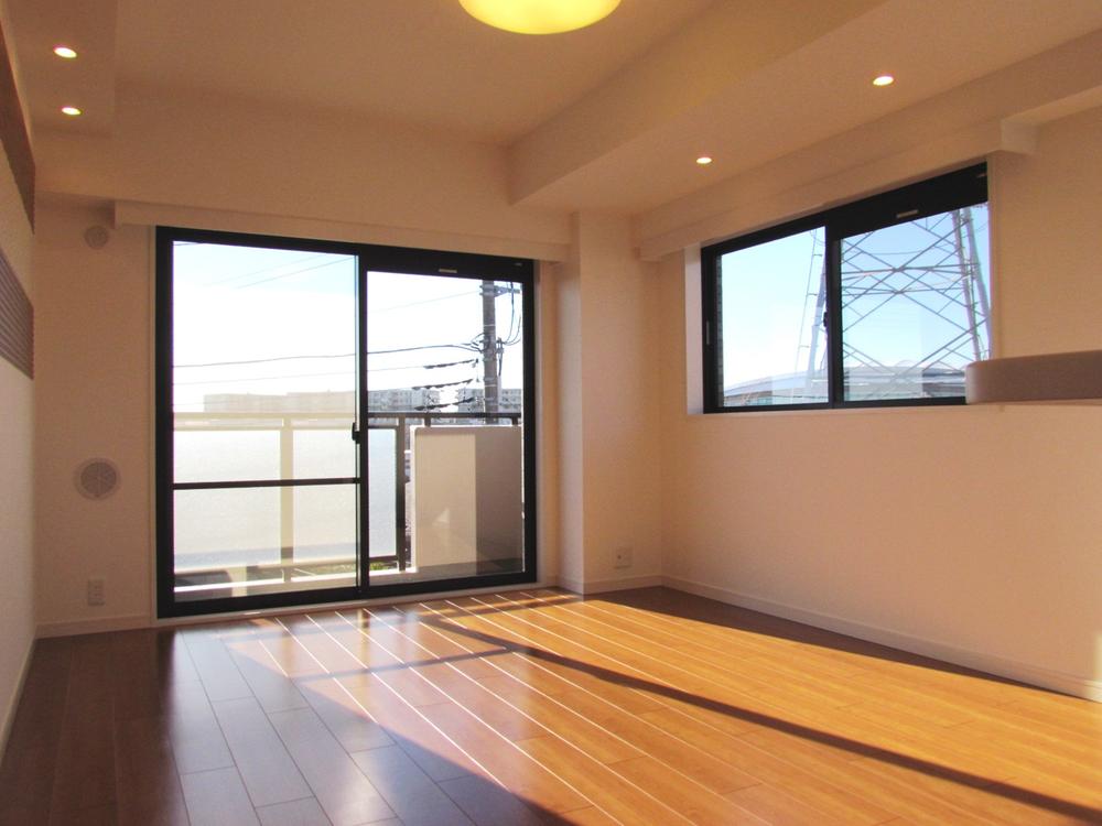 Living. Corner room ・ Yang per good!