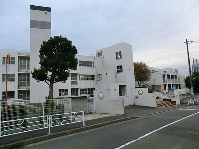 Junior high school. School peace of mind near 1630m junior high school to Yokohama City Tachikawa sum junior high school.