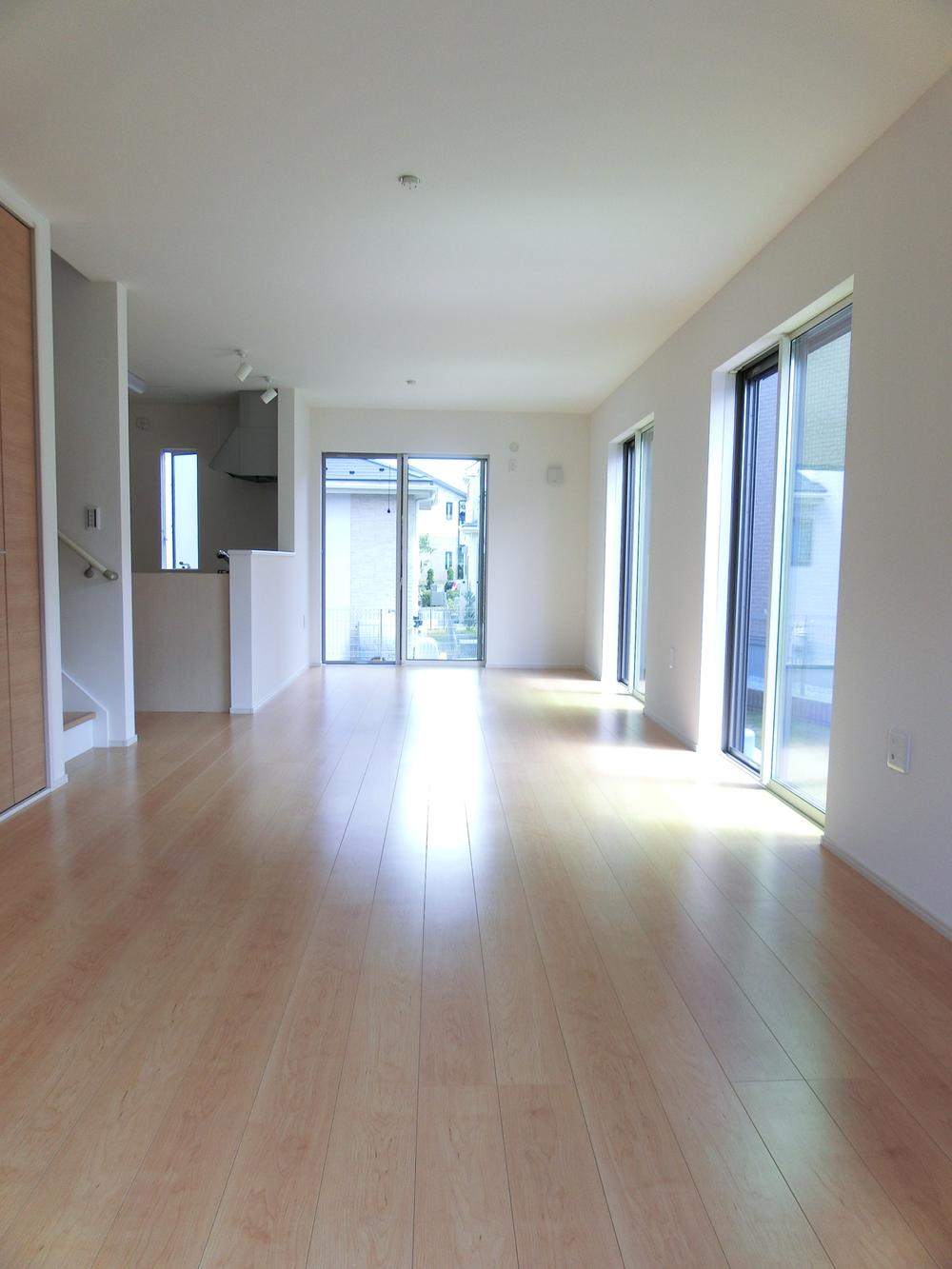 Living. It is a living picture of the same subdivision.