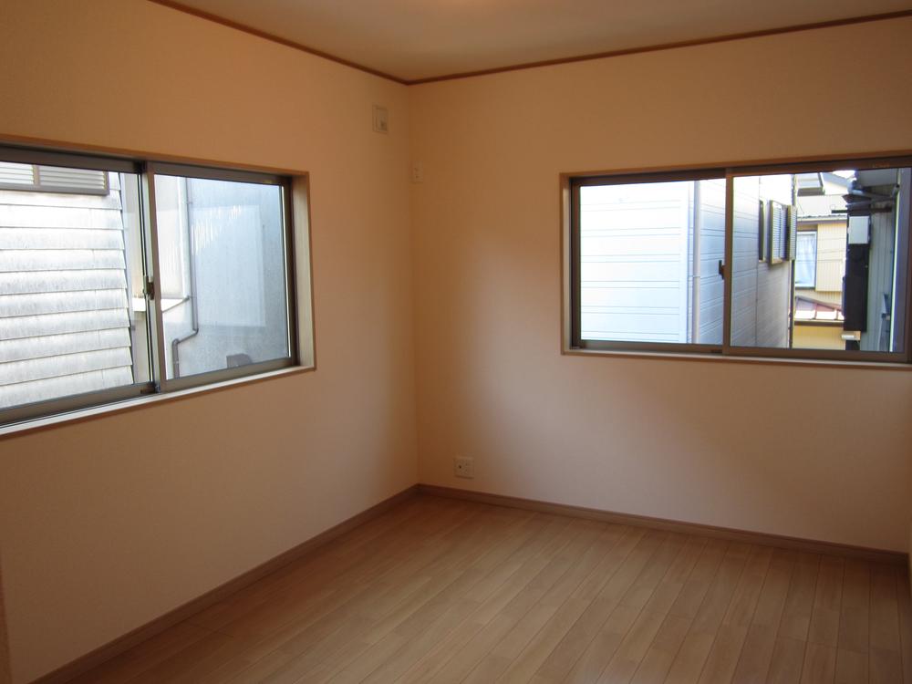 Non-living room. Indoor (11 May 2013) Shooting