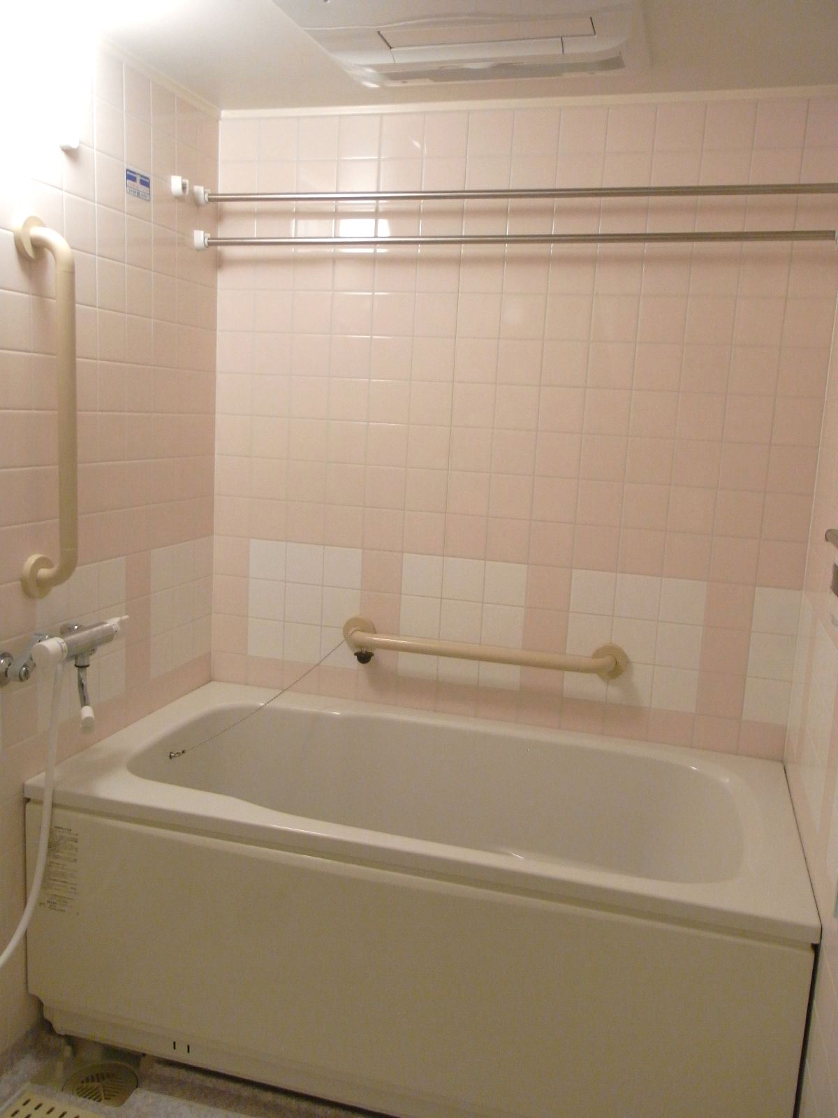 Bath. Reheating function Automatic hot water Upholstery With bathroom dryer