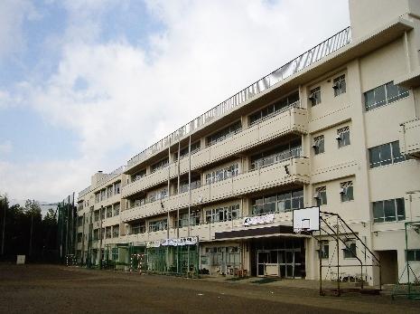 Junior high school. Miyakoda 1300m until junior high school
