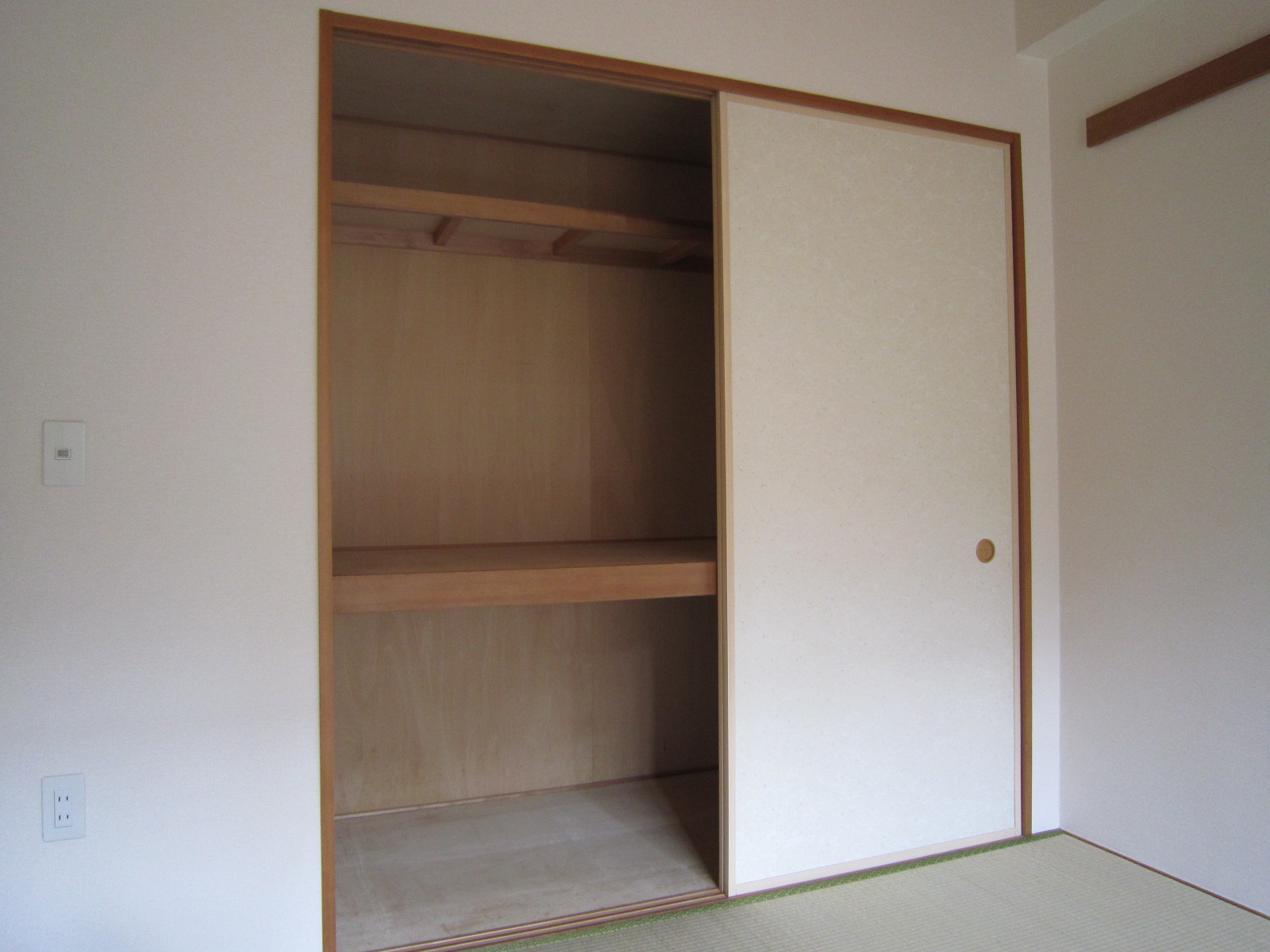 Receipt. Japanese-style room: closet