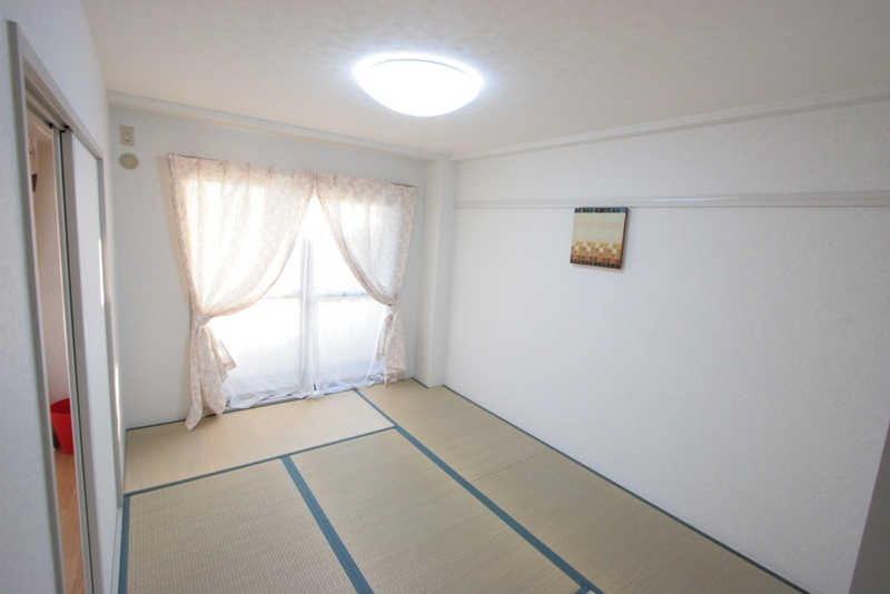 Living and room. South 6 Pledge Japanese-style room ☆