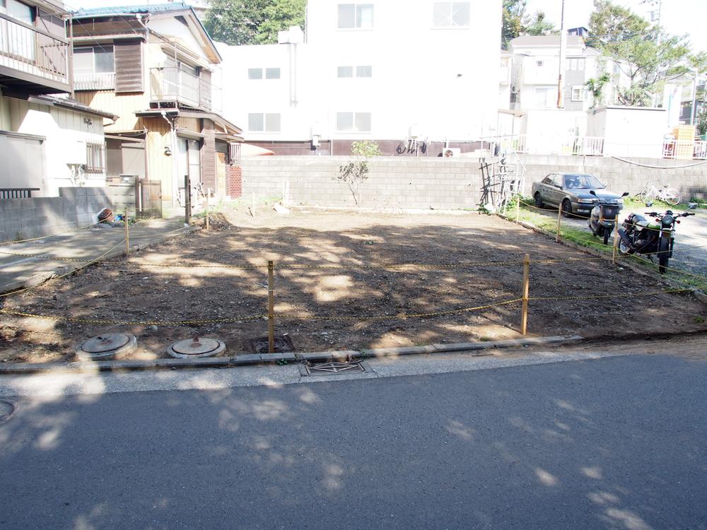 Local photos, including front road. Local (10 May 2013) Shooting