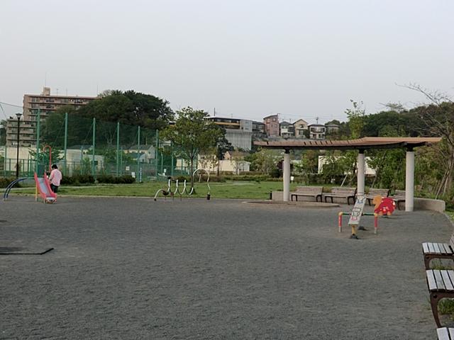 park. 210m until Saedo Ochiai park