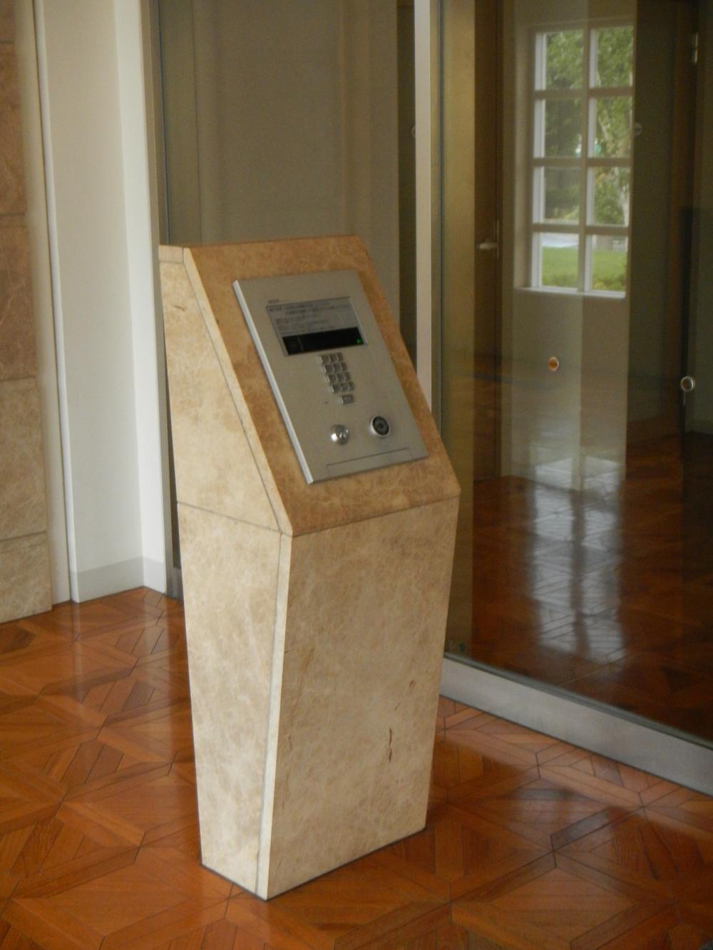 Other common areas. Auto-lock function (non-contact key specification)