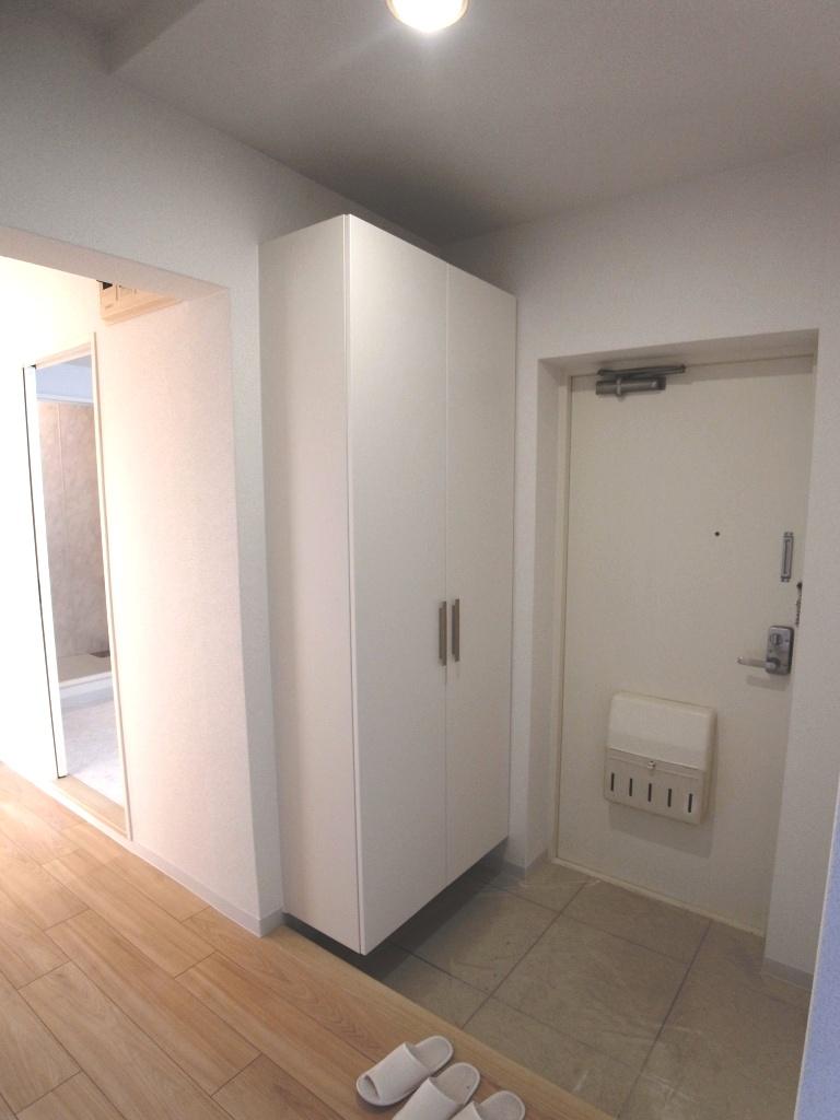 Entrance. Indoor (12 May 2013) Shooting