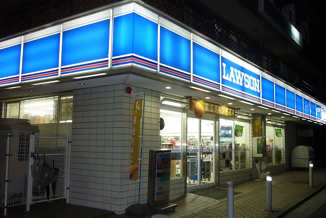 Convenience store. 1m to Lawson (convenience store)