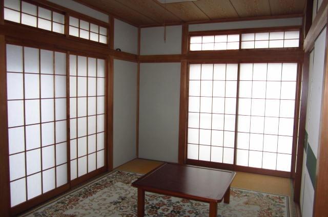 Other introspection. First floor Japanese-style room. Good per yang. 