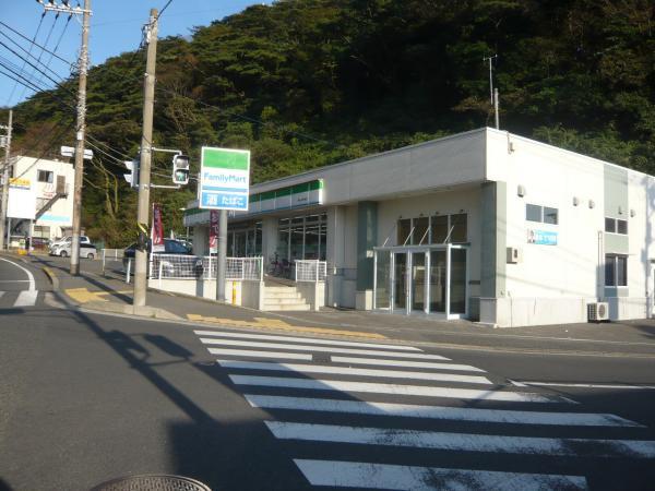 Convenience store. 800m to FamilyMart