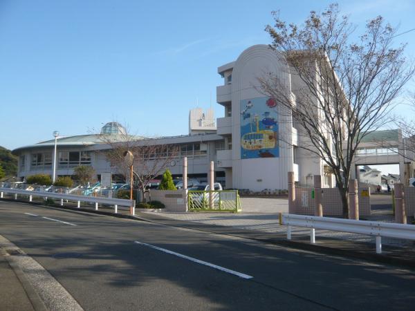 Primary school. 300m to Yokosuka Tateno Hihigashi Elementary School
