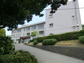 Junior high school. 990m to Yokosuka Municipal Kugo junior high school (junior high school)