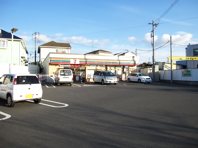 Convenience store. Seven-Eleven Yokosuka forests 5-chome up (convenience store) 433m