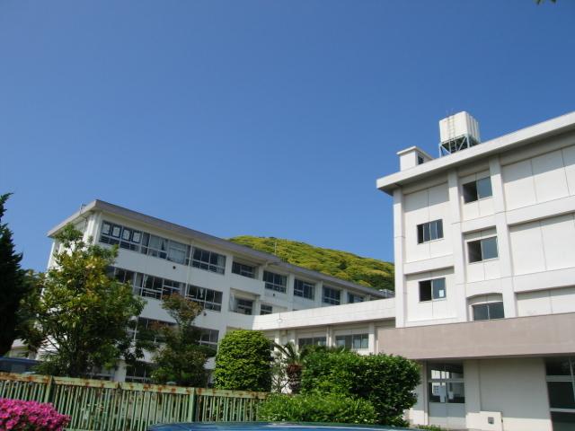 Junior high school. 1530m to Yokosuka Municipal Shinmei junior high school