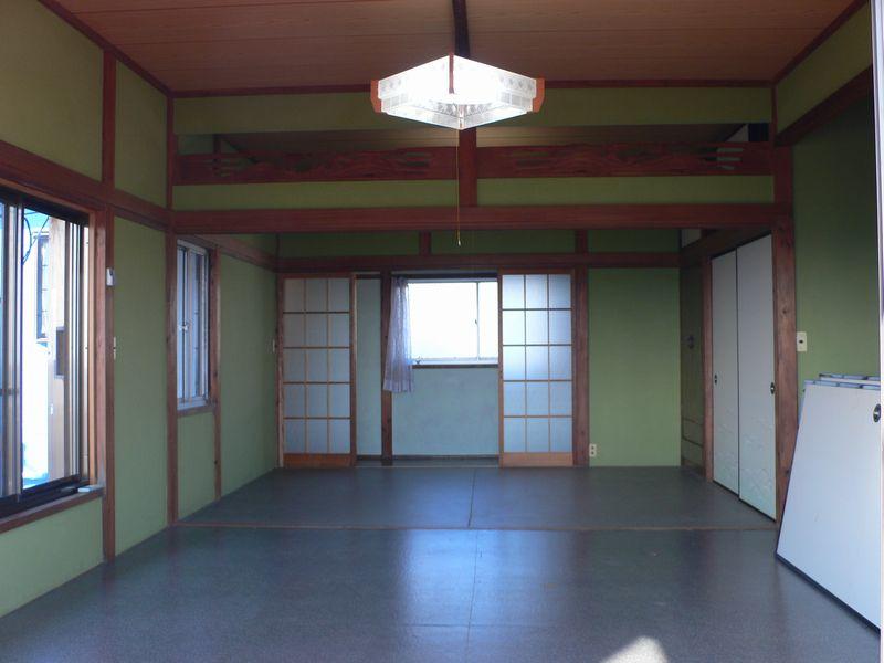 Other introspection. Second floor Interior