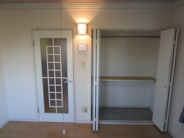 Receipt. With closet!