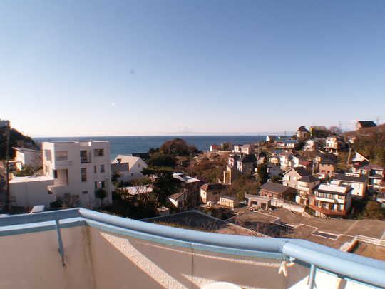 View photos from the dwelling unit. The under eyes and the streets of south Hayama, Ocean ・ Spread a blue sky. 