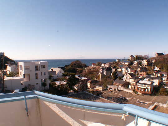 View photos from the dwelling unit. The under eyes and the streets of south Hayama, Ocean ・ Spread a blue sky.
