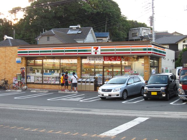 Convenience store. Seven-Eleven Yokosuka Takeyama store up (convenience store) 614m