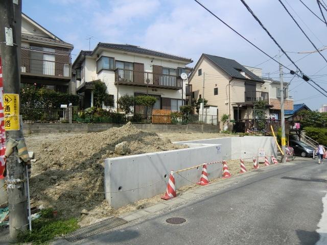 Local appearance photo. The south side is not situated is building for the road