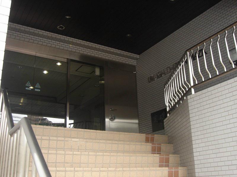 Entrance. Auto is a lock! !
