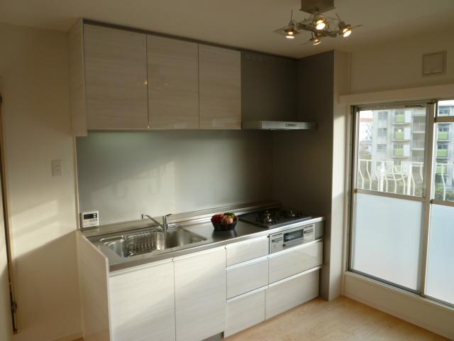 Kitchen. System kitchen also been new exchange