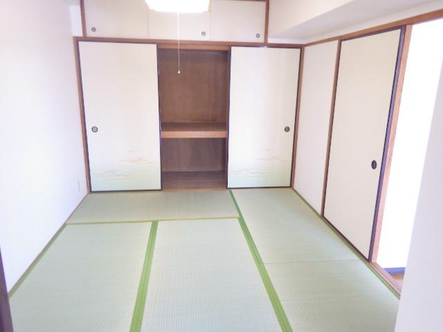 Non-living room. tatami, Sliding doors new replaced., Cross new