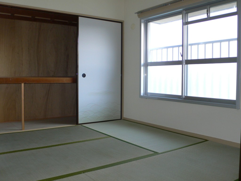 Living and room. Japanese-style room 6.0 tatami Photo is the same type ・ It is another dwelling unit.