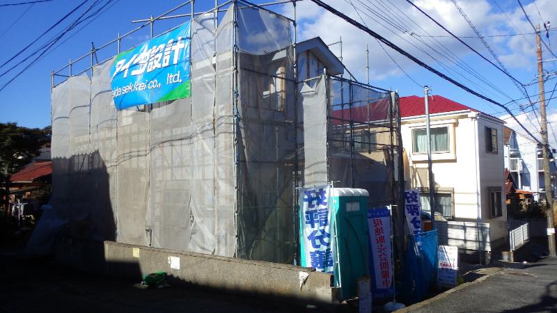 Local photos, including front road. Good day in the southeast corner lot