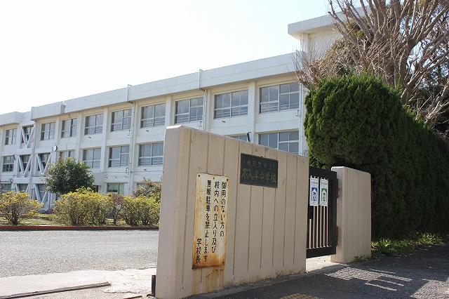 Junior high school. 1460m to Yokosuka Municipal Iriyamazu junior high school
