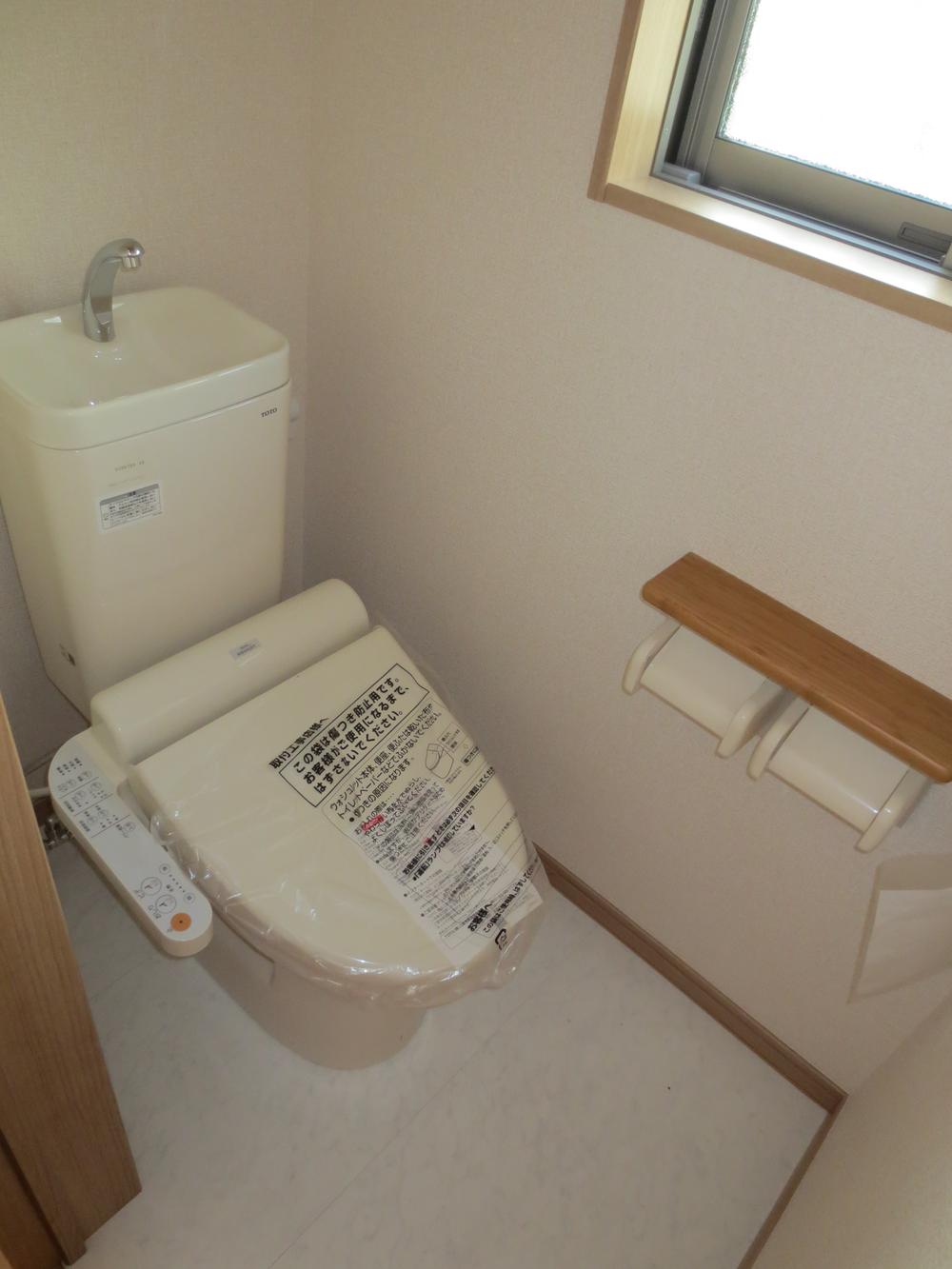 Toilet. Indoor (September 2013) Shooting