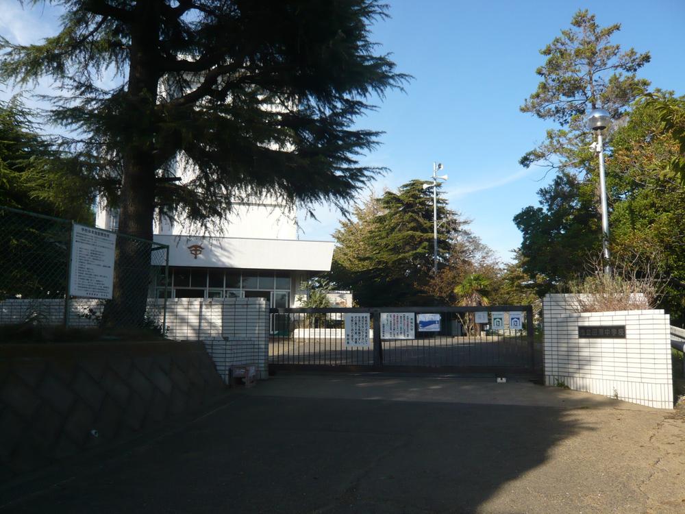 Junior high school. Taura 2880m until junior high school